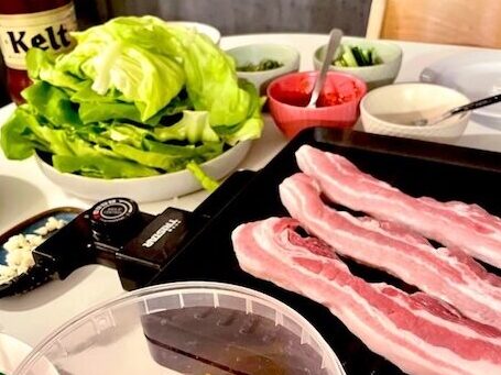 サムギョプサルの肉と葉っぱ